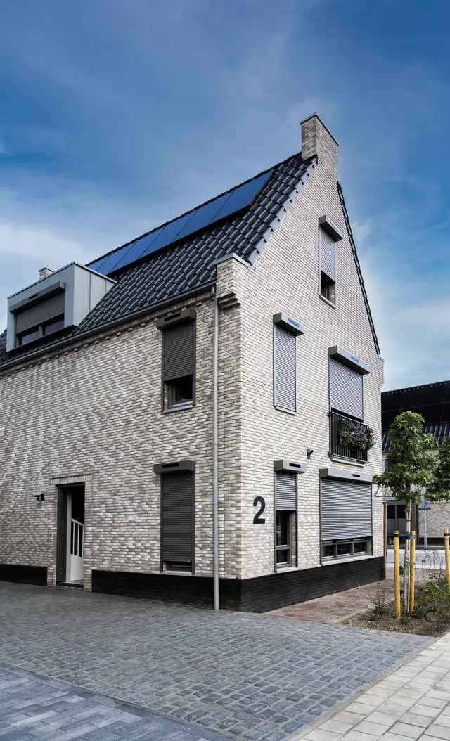 Solarrollladen am Klinkerhaus