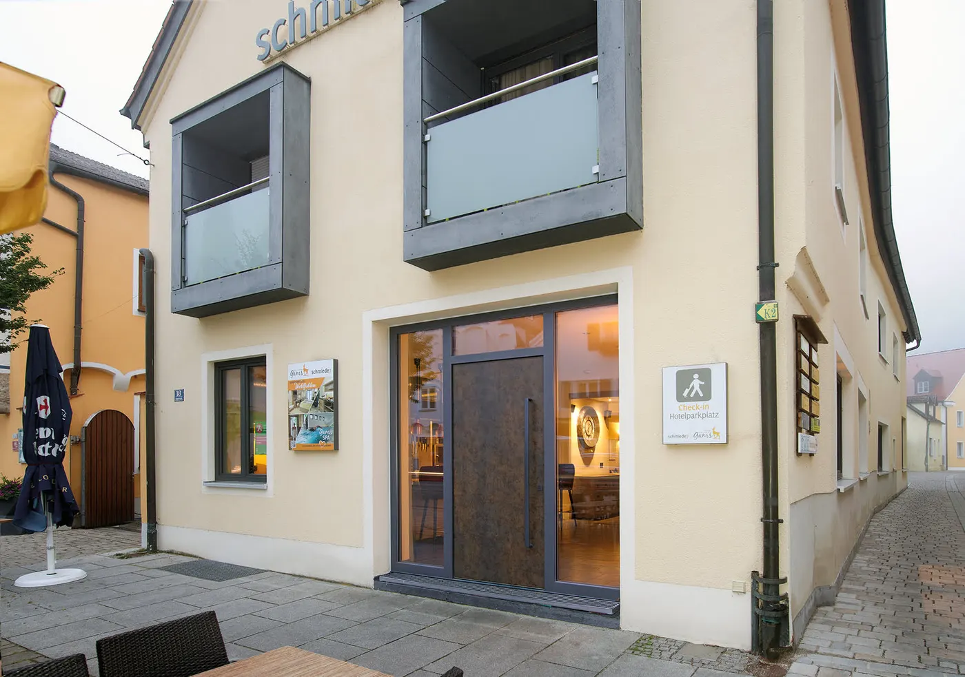 Eingangstür am Hotel
