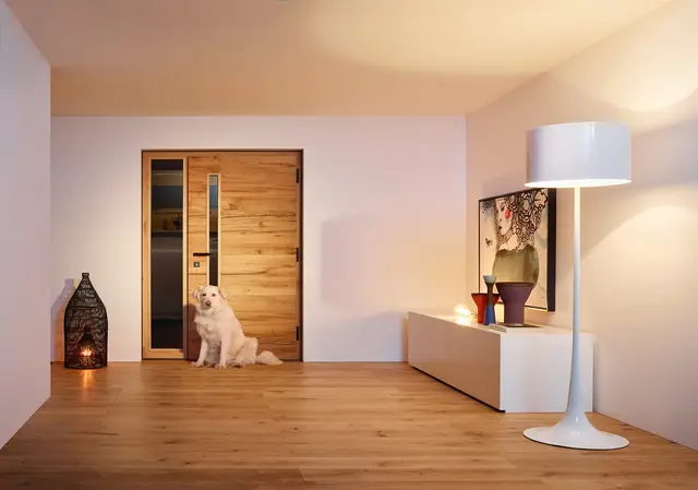 Innentür im hellen Wohnraum